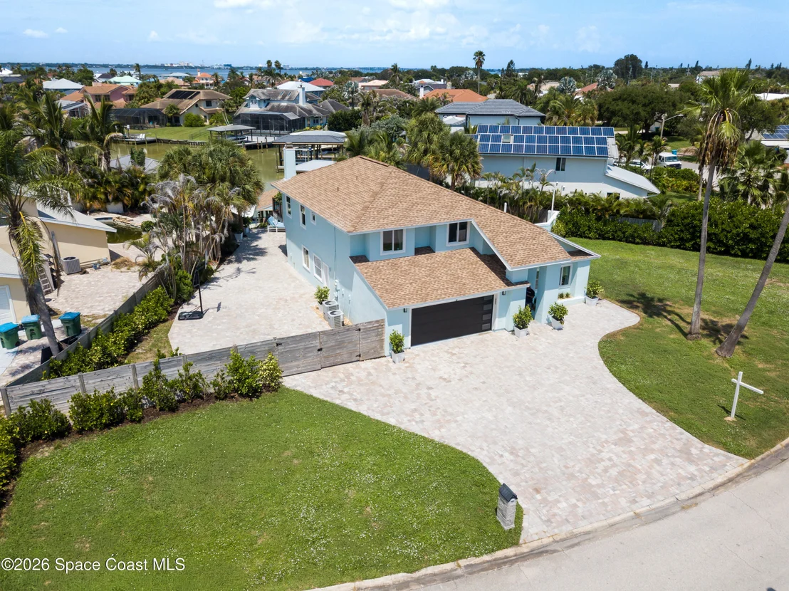 Photo of 398 Riverview Lane