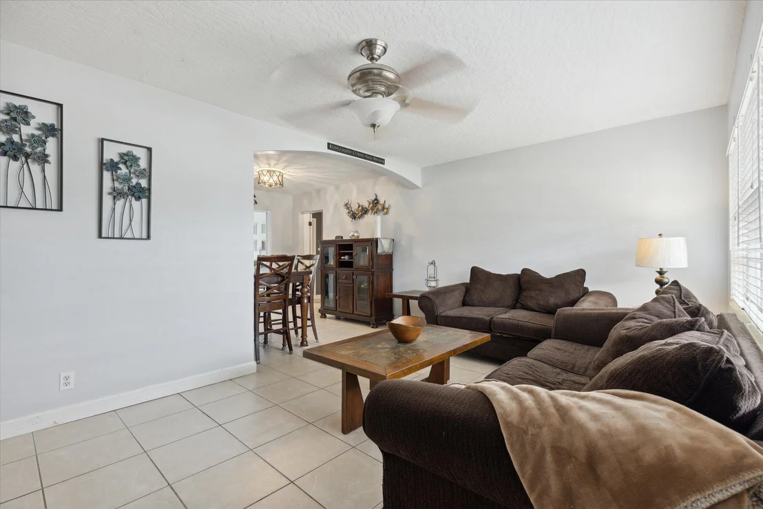 Photo of 1426 Hillcrest Drive