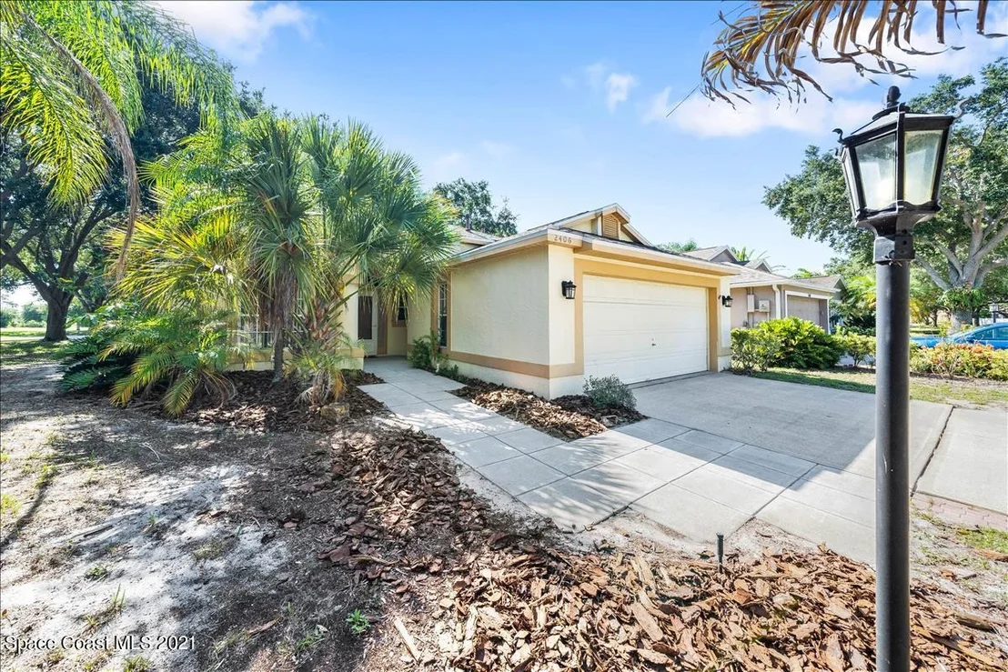 Photo of 2406 Saint Johns Lane