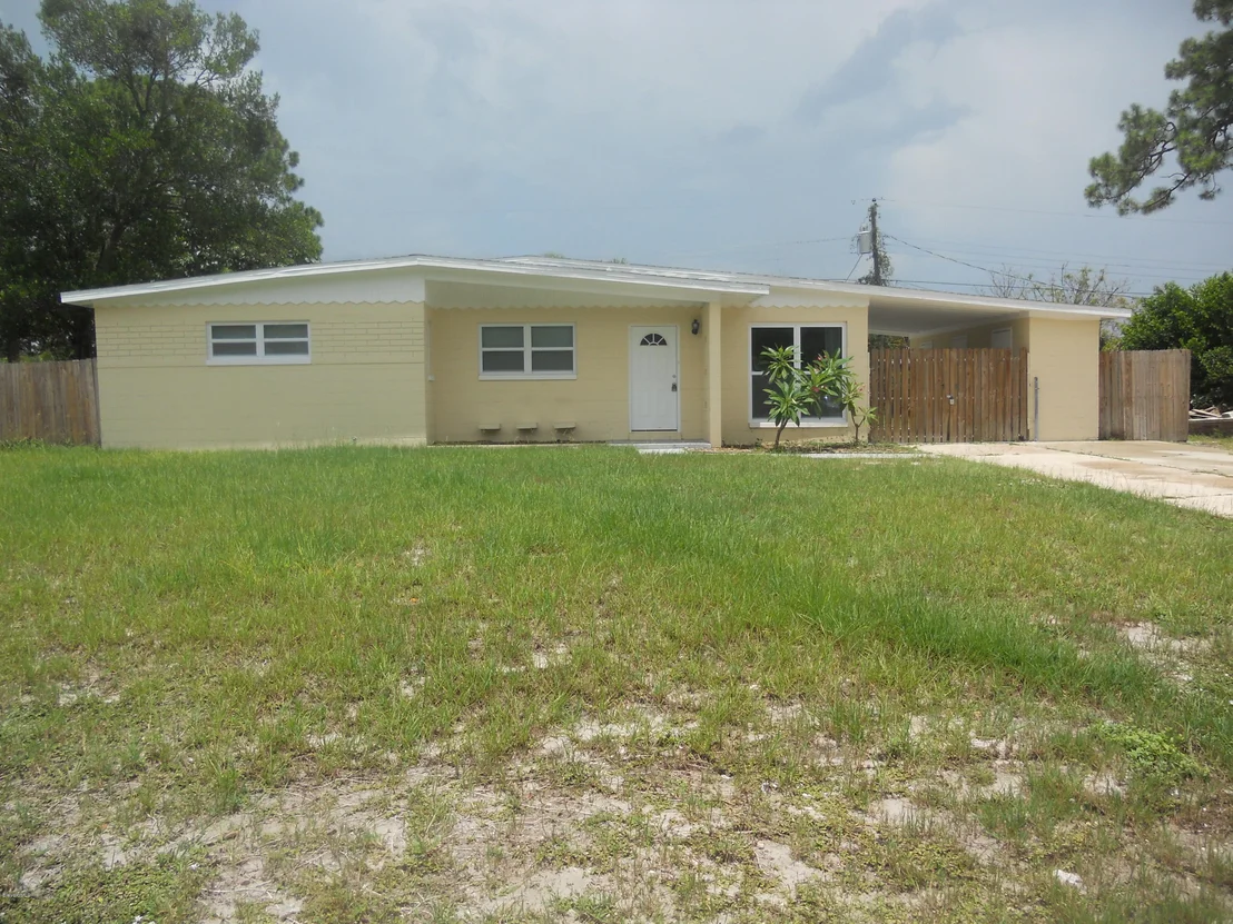 Photo of 1046 Azalea Lane