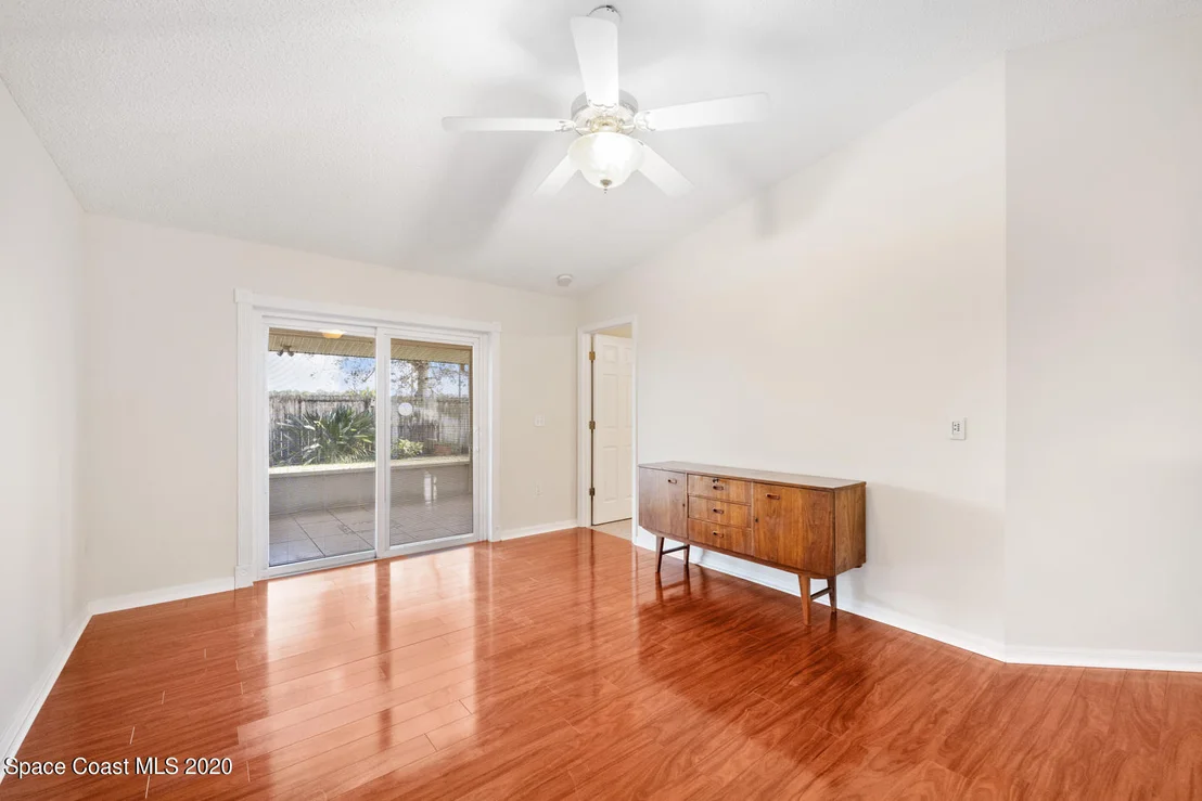Photo of 1111 White Oak Circle
