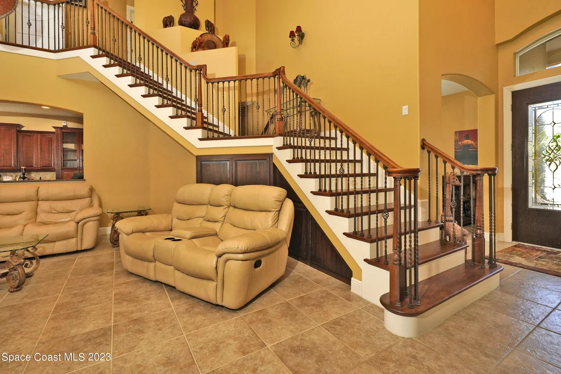 Photo of 2217 Royal Oaks Drive