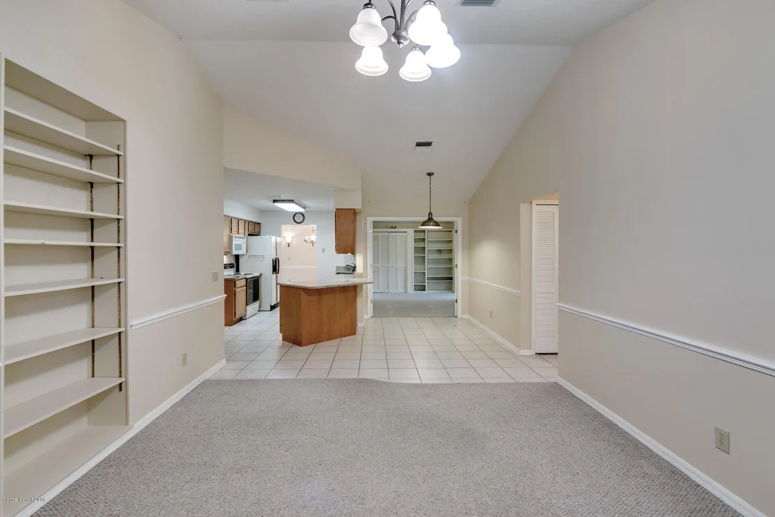 Photo of 927 Whisperpine Drive