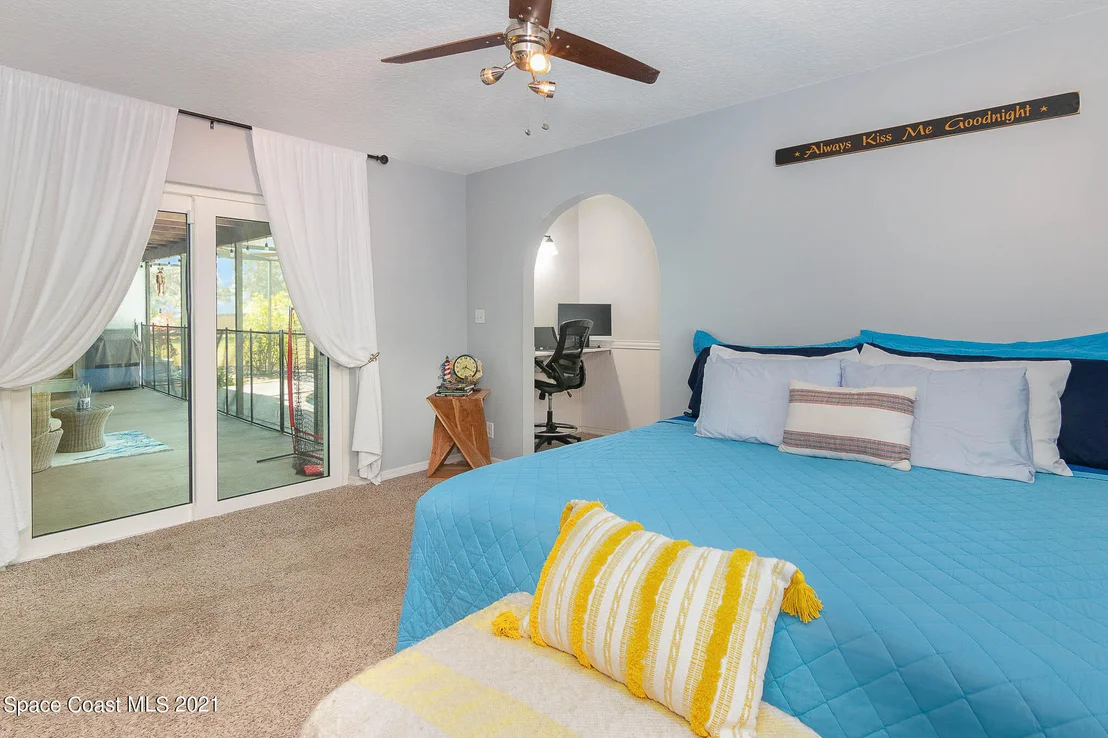 Photo of 1002 Mandarin Drive NE
