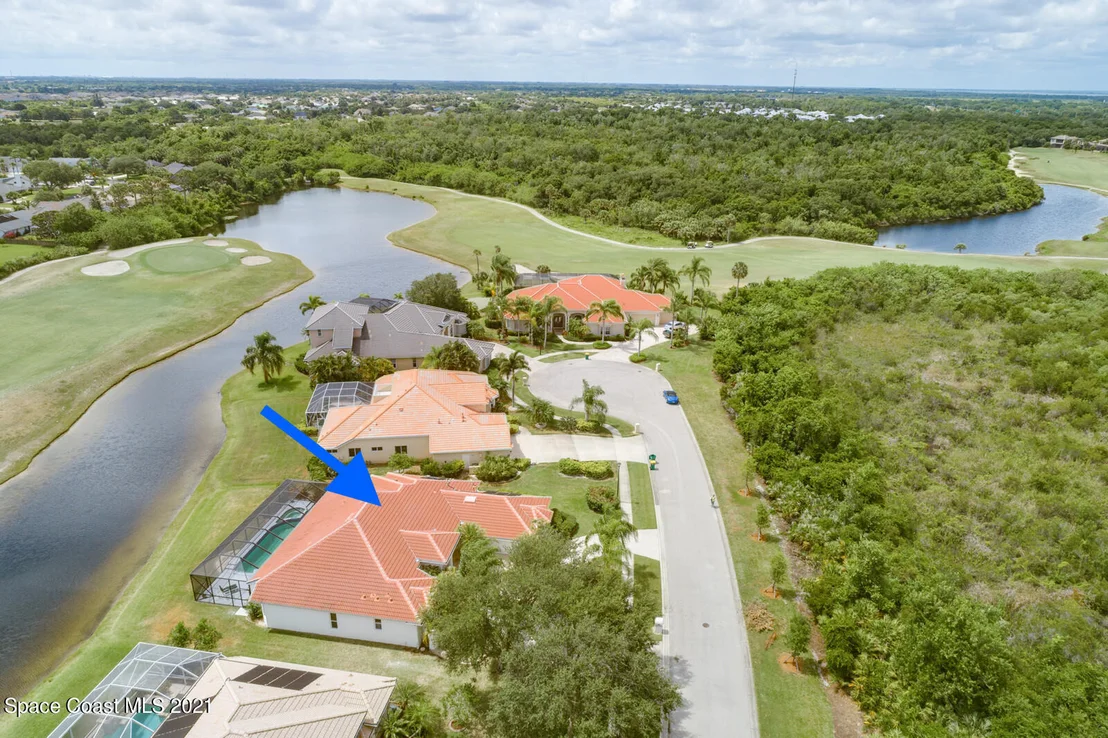Photo of 955 Chatsworth Drive