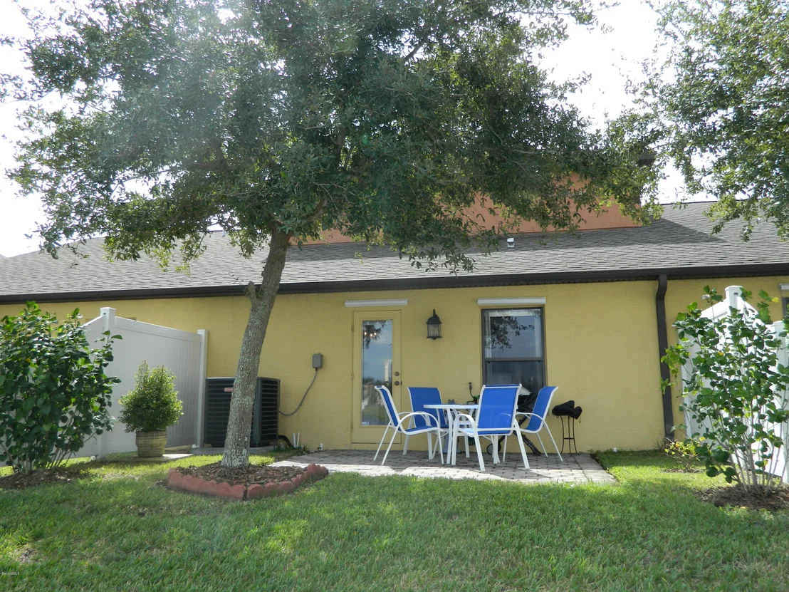 Photo of Unit 102 at 995 Luminary Circle