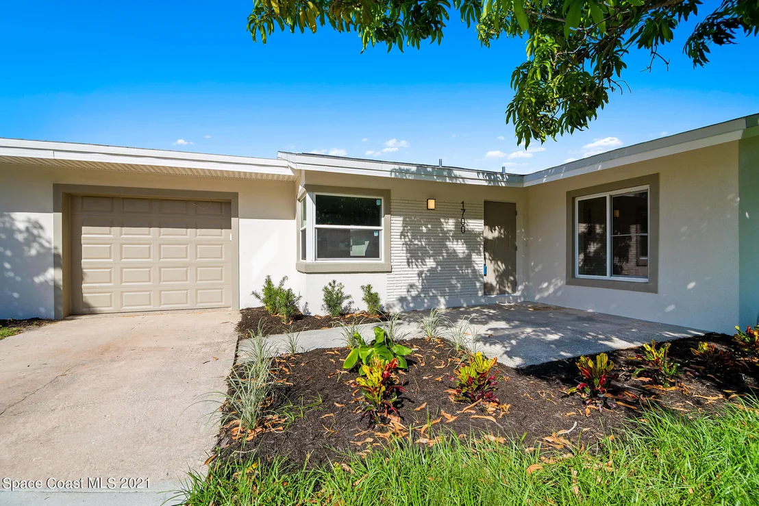 Photo of 1700 Loquat Drive