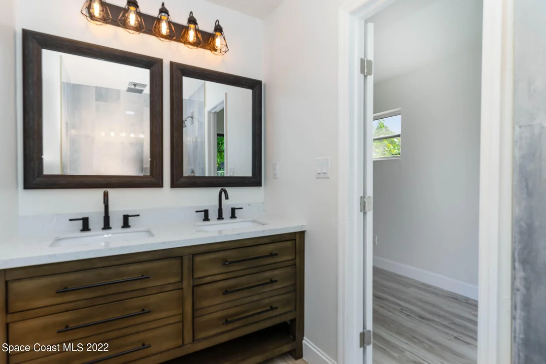 Photo of 1126 Pinetree Drive