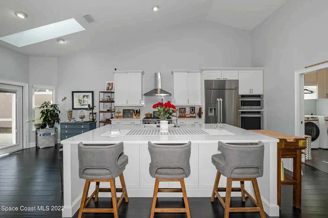 Photo of 914 Palm Brook Drive
