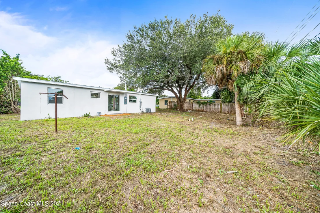 Photo of 1161 Wild Rose Drive NE