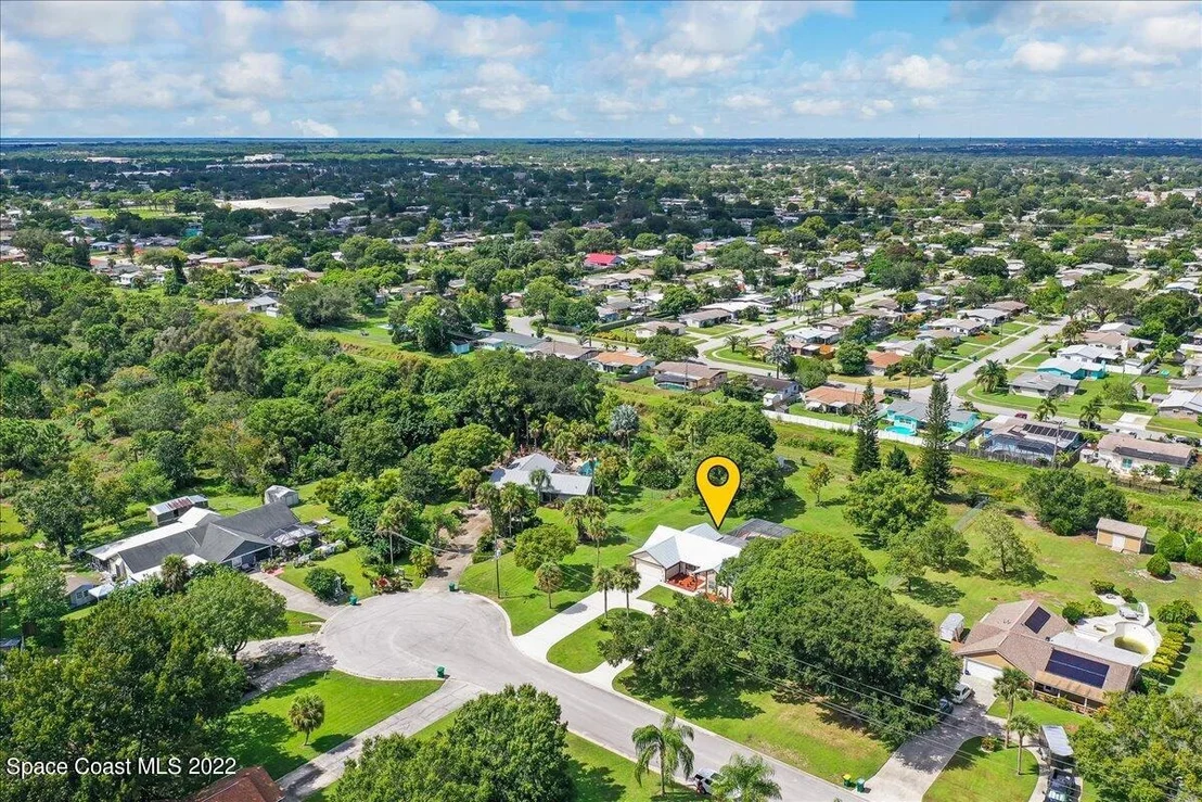 Photo of 2180 Bridle Path