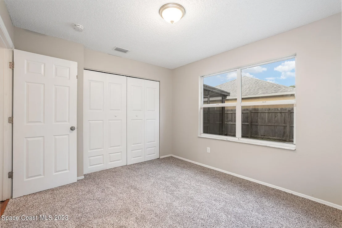 Photo of 5240 Devon Street