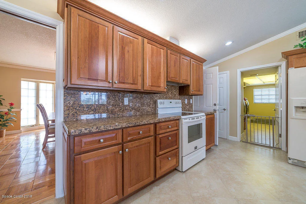 Photo of 1401 Meadowbrook Road NE
