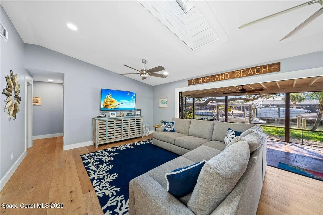 Photo of 393 Nikomas Way