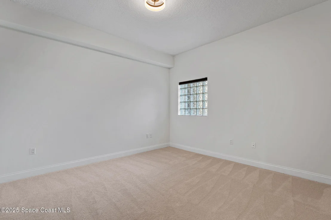 Photo of Unit 201 at 4975 Dixie Hwy NE