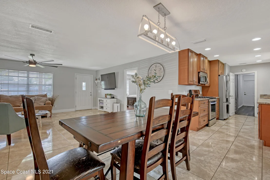 Photo of 2560 Corbusier Drive