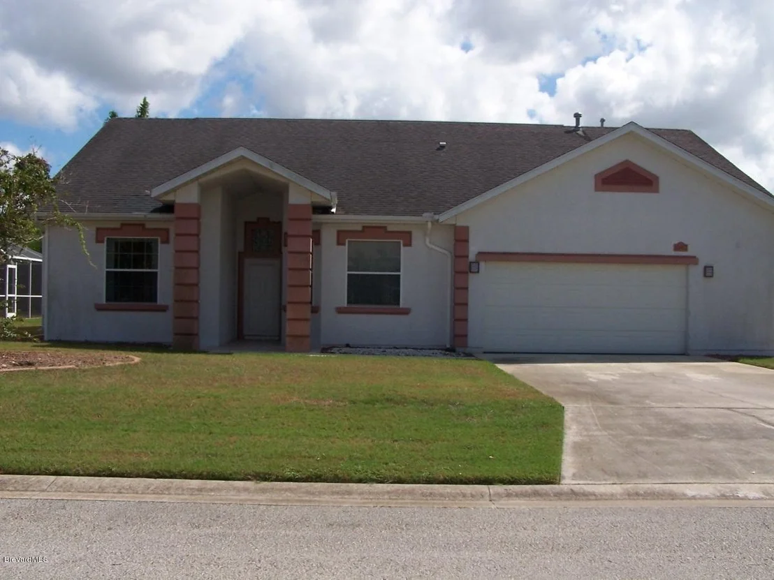 Photo of 1067 Red Bud Circle