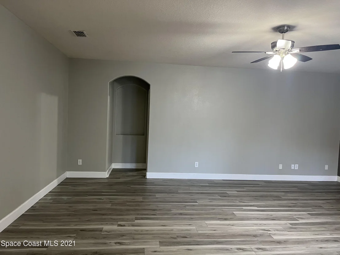 Photo of 1150 Talon Way