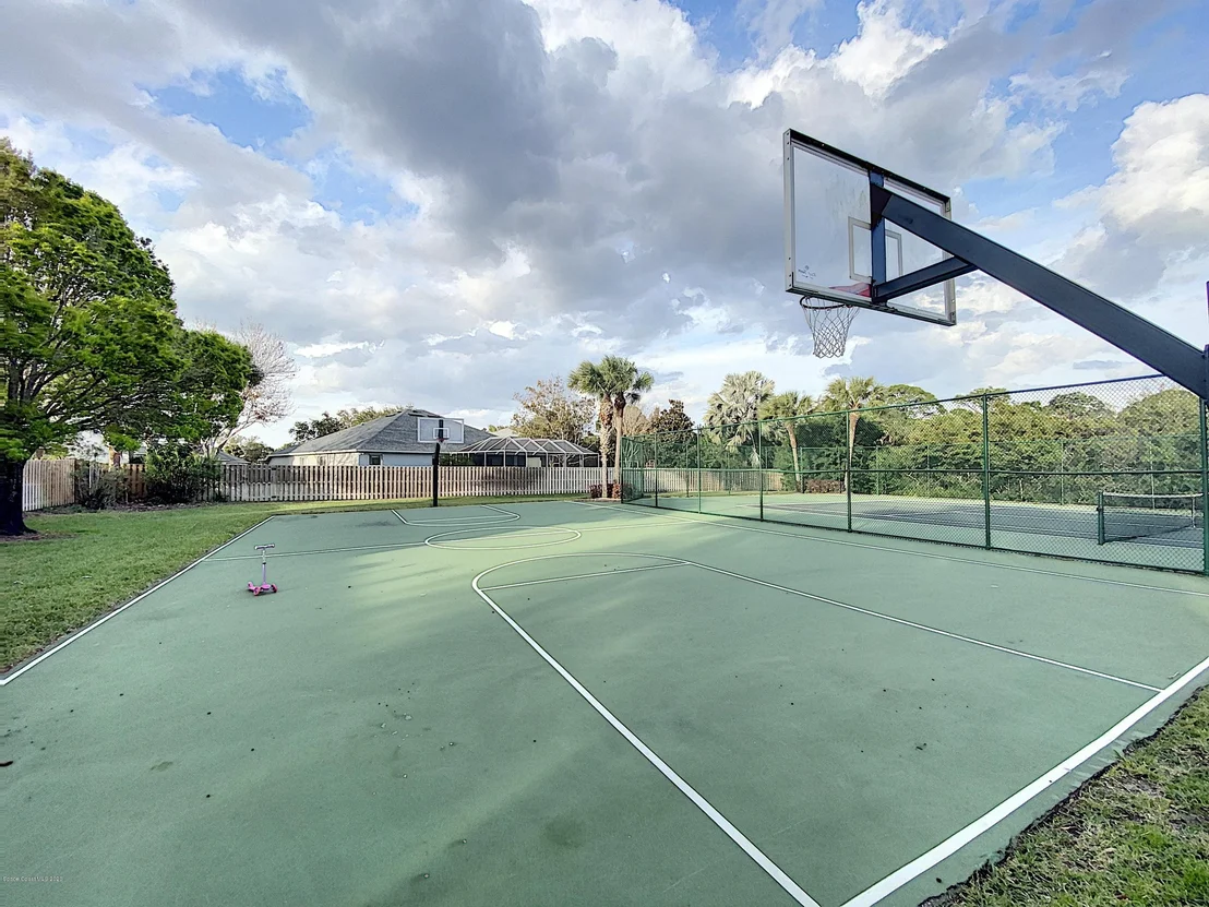 Photo of 6019 Newbury Circle