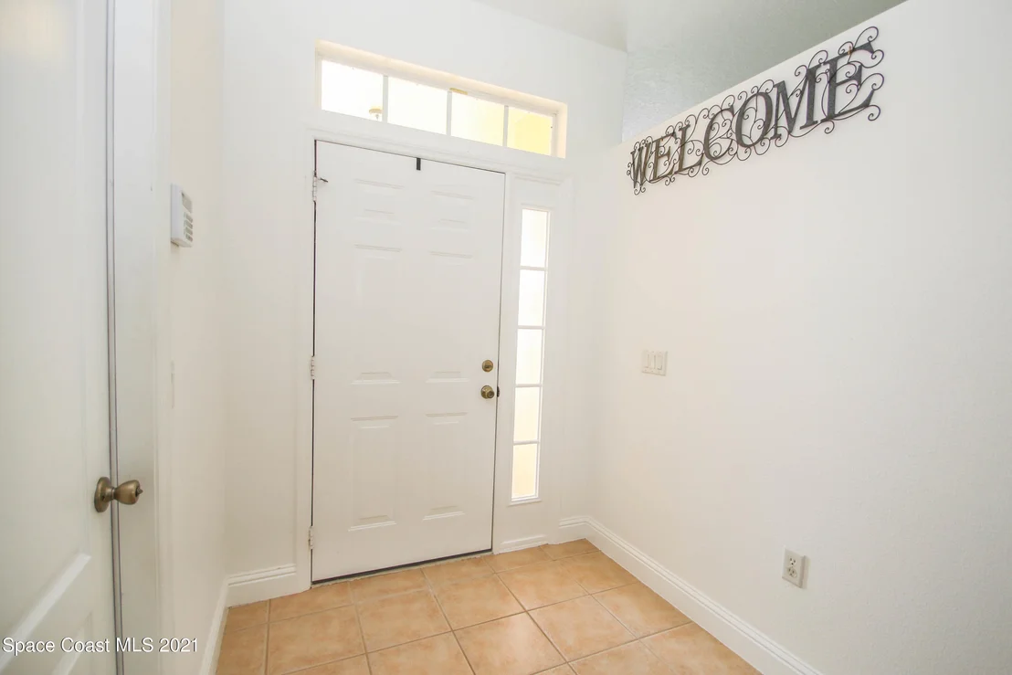 Photo of 1462 Hemingway Boulevard