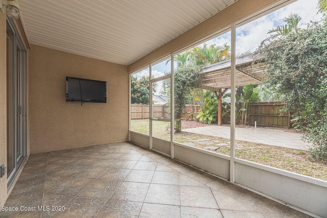 Photo of 949 Riviera Point Drive
