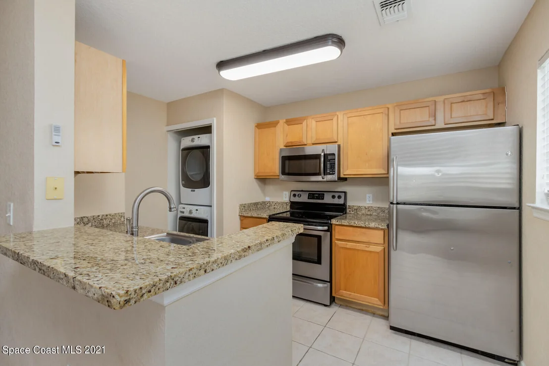 Photo of Unit 1011 at 3501 D'Avinci Way