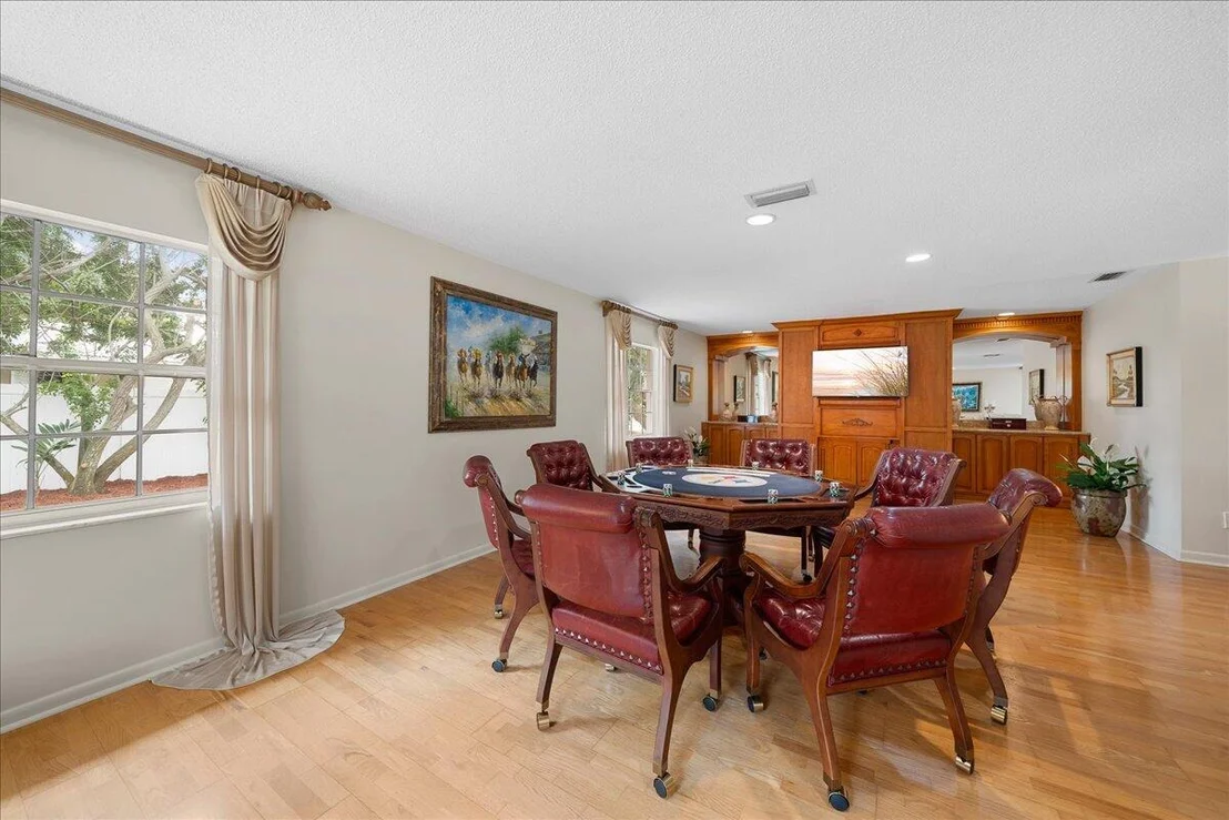 Photo of 716 Malibu Lane