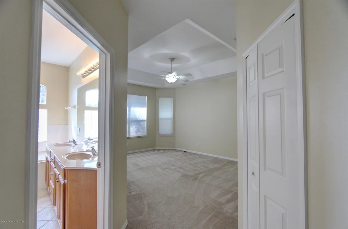 Photo of 4490 Portage Trail