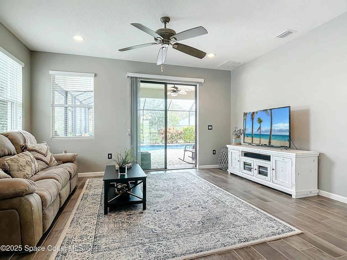 Photo of 1455 Fuji Drive