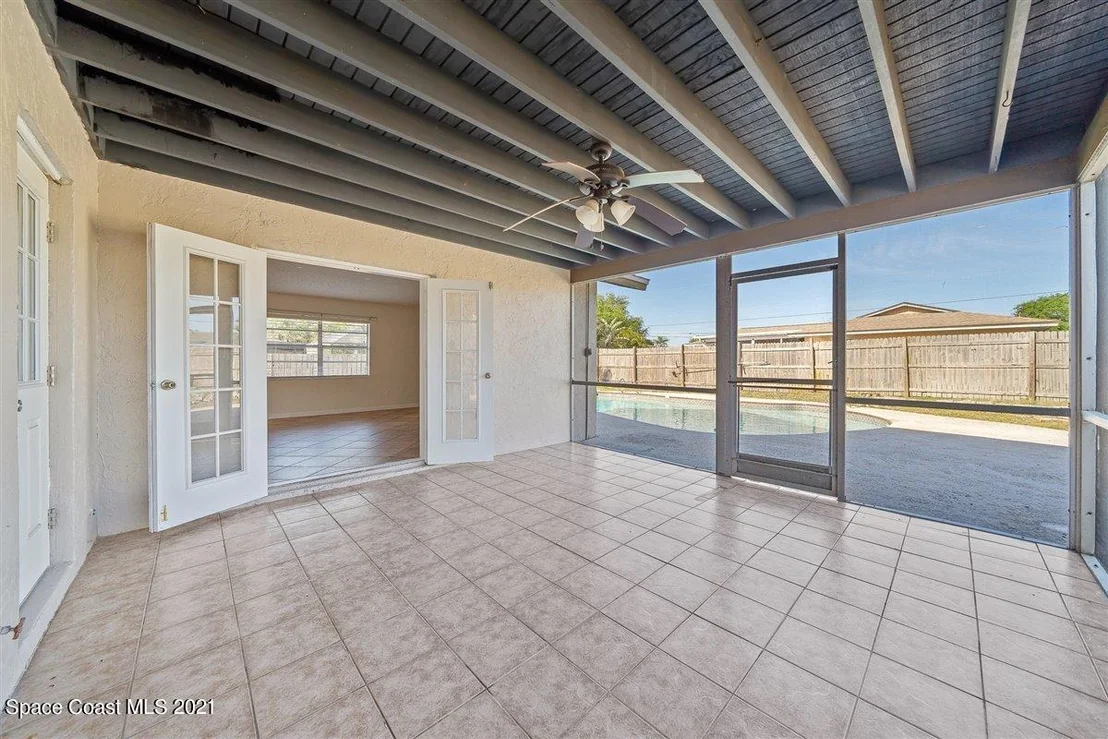 Photo of 550 Ford Circle W