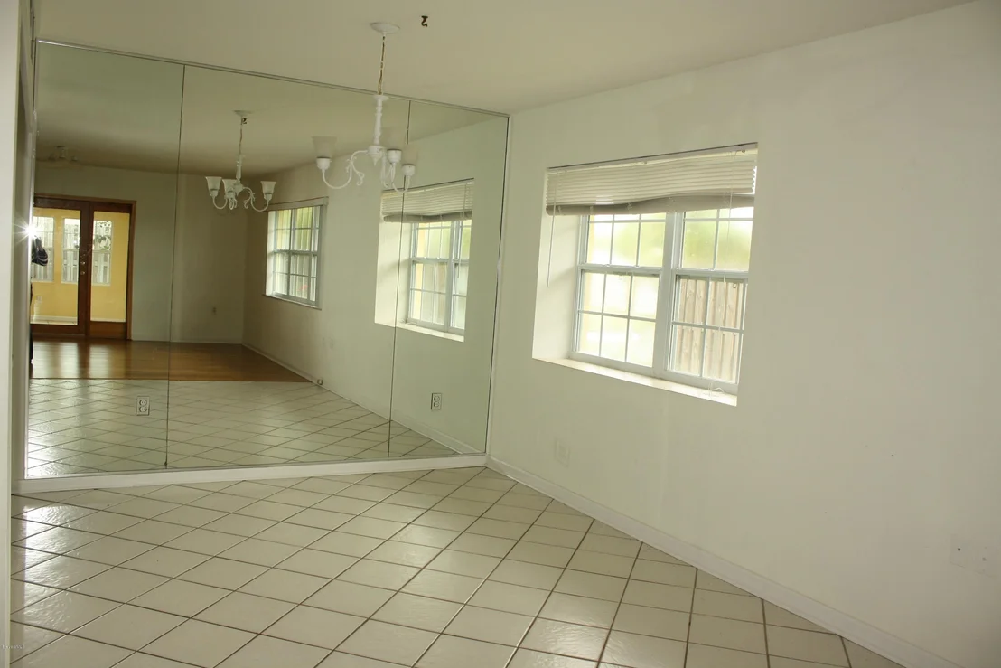 Photo of 400 Bahama Drive
