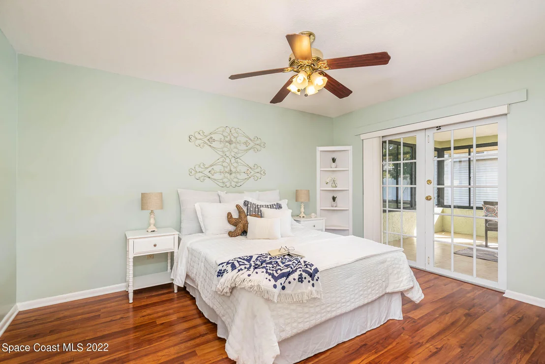 Photo of 1527 Eldron Boulevard SE
