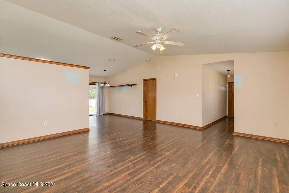 Photo of 6090 Alden Avenue