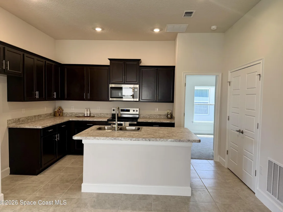 Photo of 1626 Kylar Drive NW