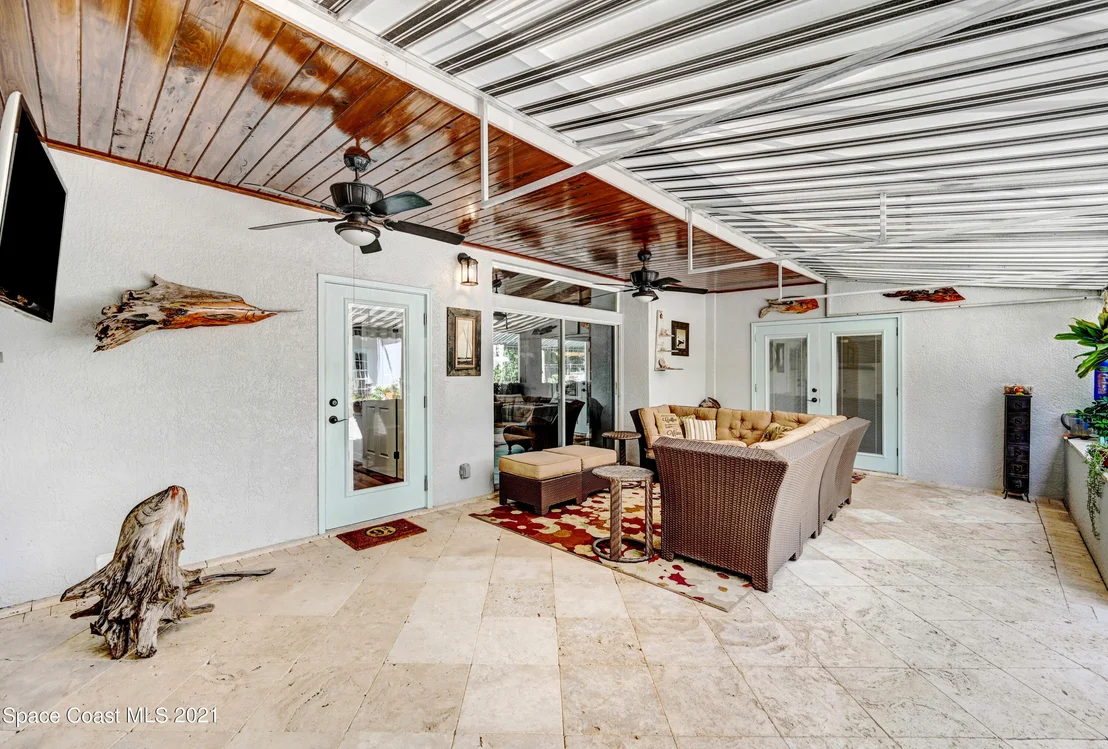 Photo of 600 N Riverside Drive
