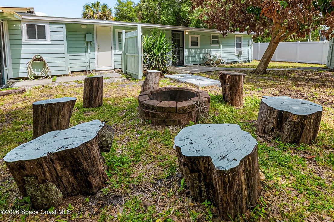 Photo of 329 Pineda Street