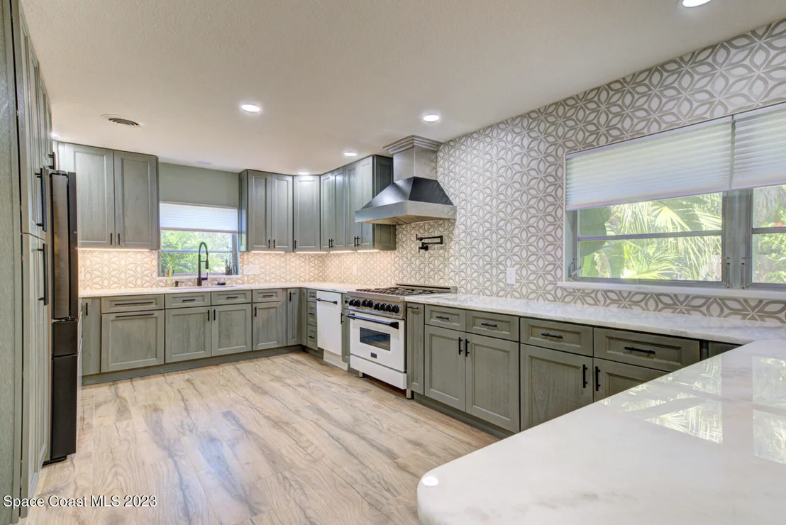 Photo of 331 N Laila Drive