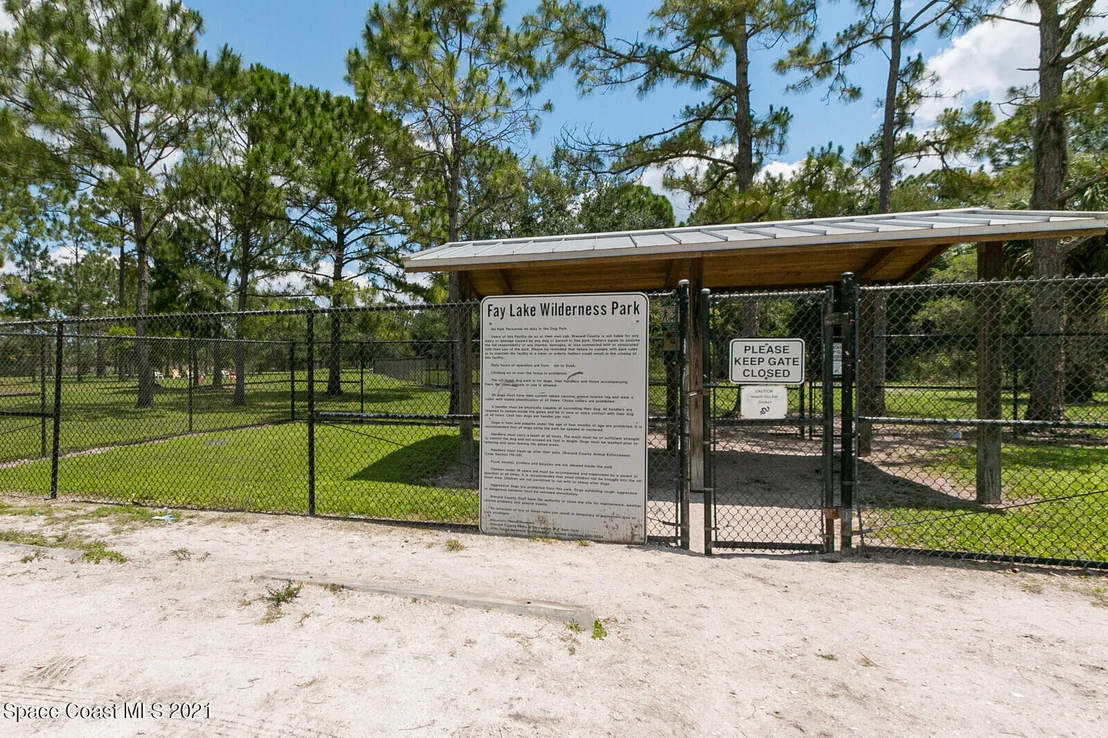 Photo of 5595 Fairbridge Street