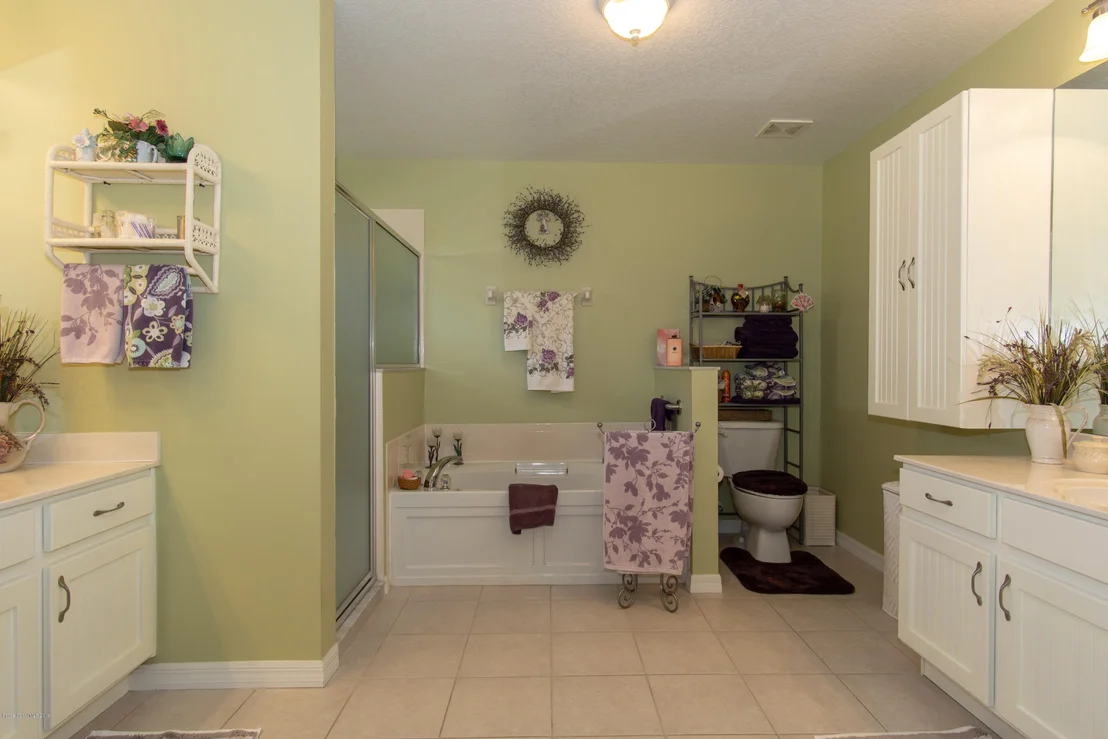 Photo of 924 Tavernier Circle NE