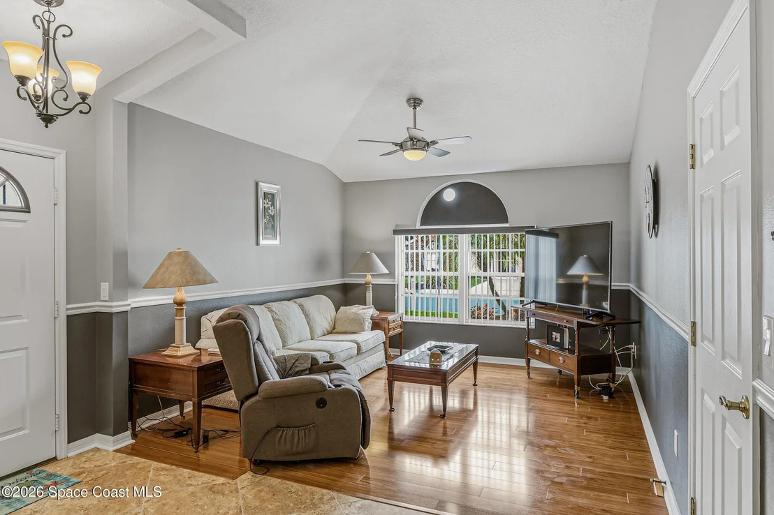 Photo of 934 S Fork Circle