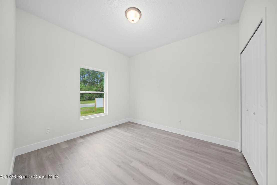 Photo of 1240 Cogan Drive SE
