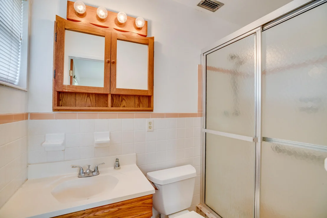 Photo of 1027 Green Road