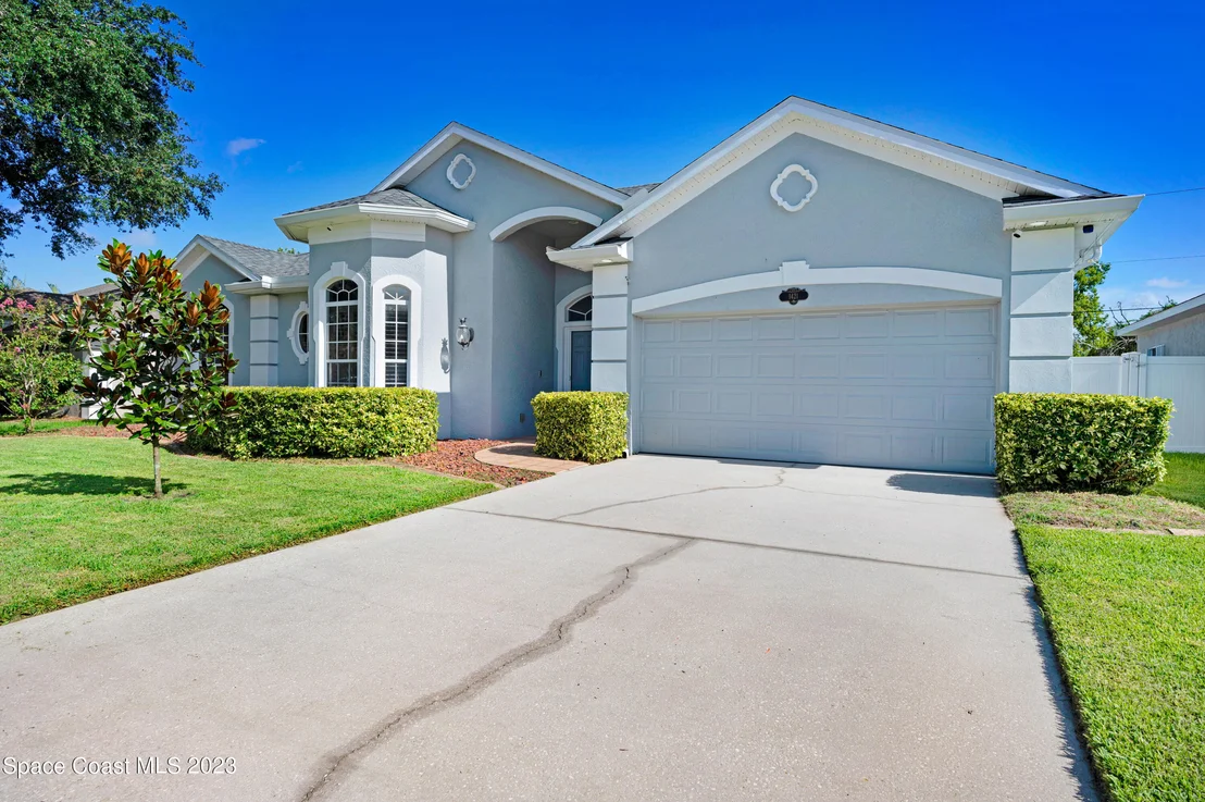 Photo of 1421 Whitman Drive