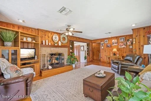 Photo of 350 Richards Road