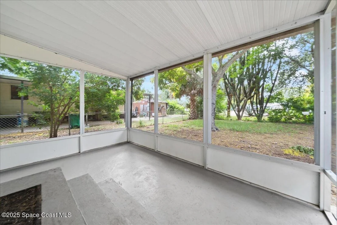 Photo of 6983 Chestnut Drive