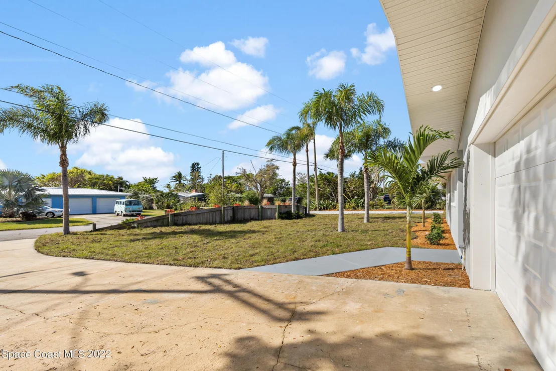 Photo of 77 W Bay Drive