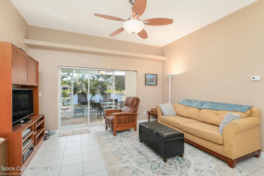 Photo of 829 Tavernier Circle NE