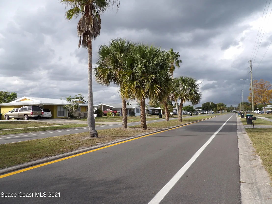 Photo of 797 Bianca Drive NE