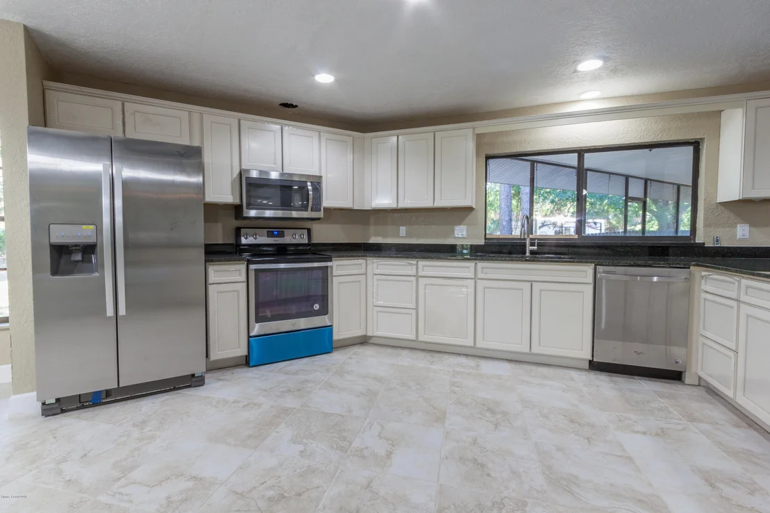 Photo of 8583 Sheridan Road