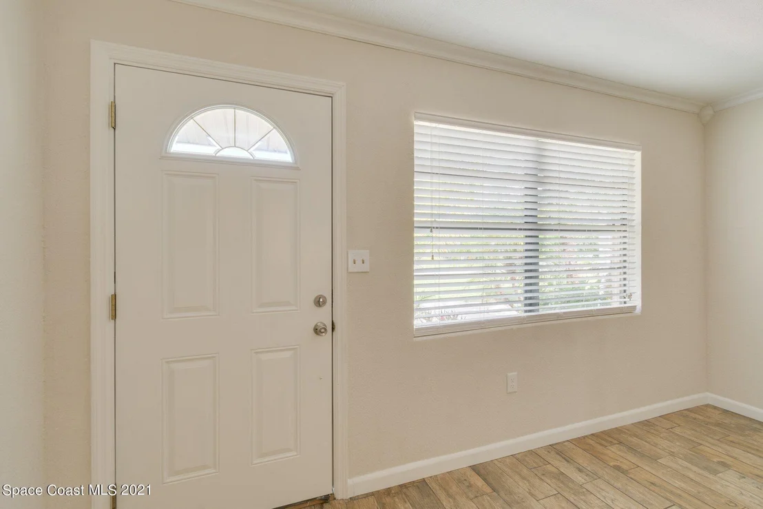 Photo of 1933 Oakwood Drive